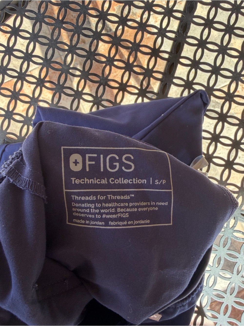 FIGS Zamora Jogger Scrub Pants - Picture 3 of 4